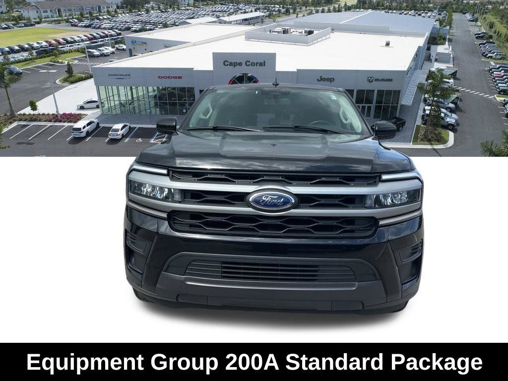 Used 2024 Ford Expedition XLT AWD/4WD image 3