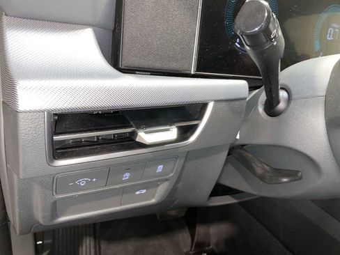 Used 2025 Hyundai Sonata SE FWD image 24