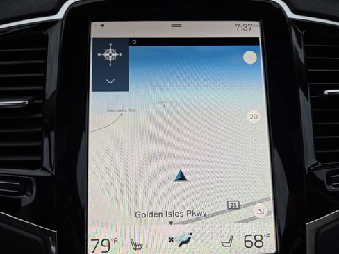 Used 2022 Volvo XC90 T5 Momentum w/ Advanced Package image 5