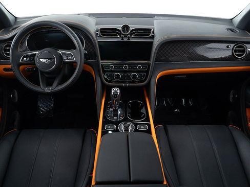 Certified 2025 Bentley Bentayga image 27