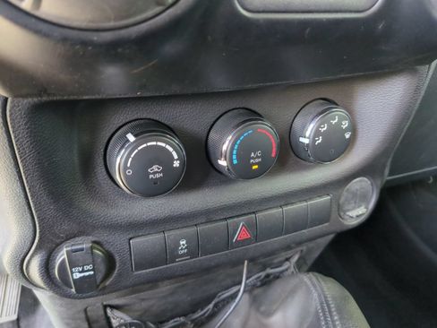Used 2012 Jeep Wrangler Sport AWD/4WD image 27