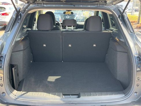 Certified 2025 Nissan Kicks SV image 7