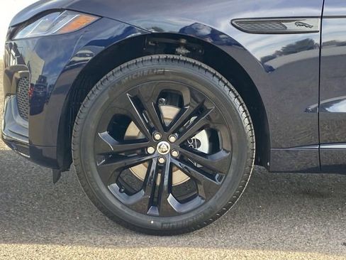 New 2025 Jaguar F-PACE R-Dynamic S image 21