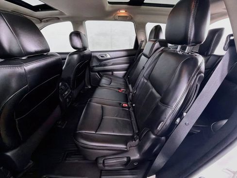 Used 2018 Nissan Pathfinder SL AWD/4WD image 25