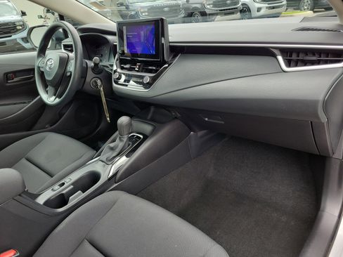 Used 2025 Toyota Corolla LE FWD image 16