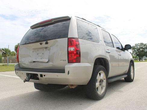 Used 2007 Chevrolet Tahoe LTZ w/ LTZ Preferred Equipment Group RWD image 22