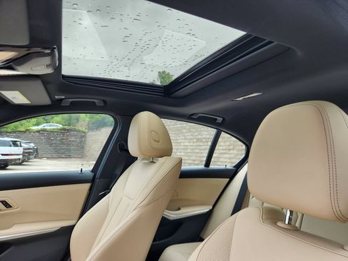 Used 2026 BMW 330i xDrive Sedan w/ Premium Package AWD/4WD image 10