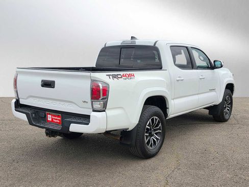 Used 2020 Toyota Tacoma TRD Sport AWD/4WD image 3