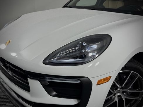 Used 2024 Porsche Macan image 11