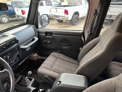 Used 2003 Jeep Wrangler X AWD/4WD image 14