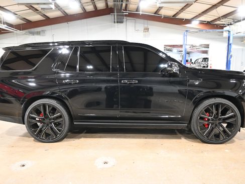 Used 2021 GMC Yukon Denali w/ Denali Premium Package AWD/4WD image 11