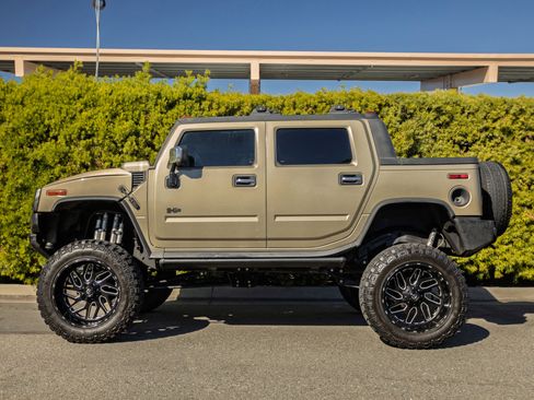 Used 2005 HUMMER H2 SUT w/ Preferred Equipment Group image 9