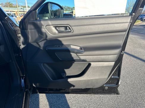 New 2026 Nissan Pathfinder SV image 14