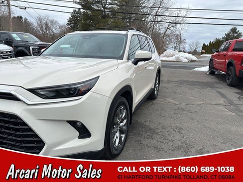 Used 2024 Toyota Grand Highlander AWD image 9