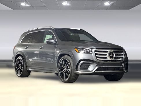 Used 2025 Mercedes-Benz GLS 450 4MATIC image 7