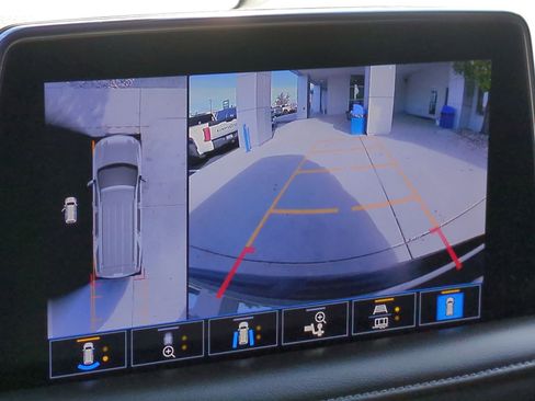 Used 2021 Chevrolet Suburban Z71 w/ Z71 Off-Road Package image 18