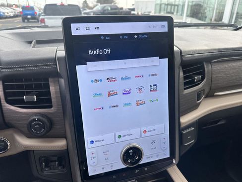 Used 2024 Ford Expedition Limited image 19