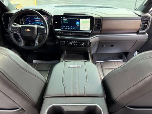 Used 2024 Chevrolet Silverado 2500 High Country w/ High Country Premium Package image 9