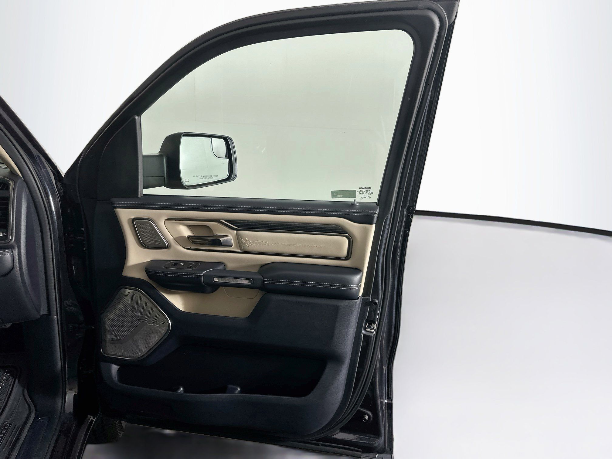 Used 2019 RAM 1500 Limited AWD/4WD image 33