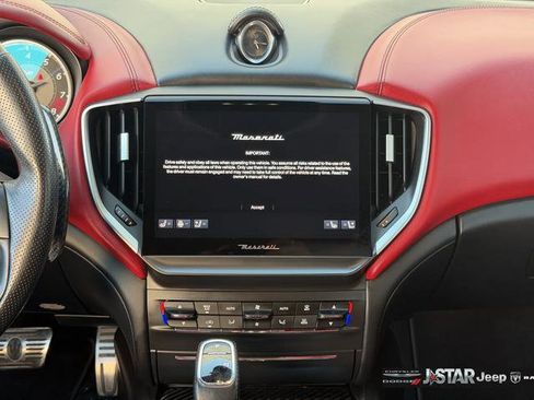 Used 2021 Maserati Ghibli Trofeo image 16