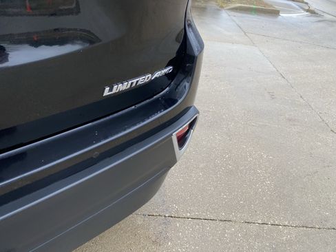 Used 2019 Toyota Highlander Limited Platinum image 16