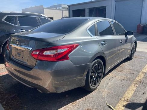 Used 2017 Nissan Altima 2.5 S w/ Power Driver Seat Package FWD image 2