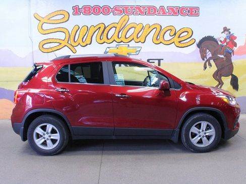 Used 2020 Chevrolet Trax LT w/ Driver Confidence Package image 1