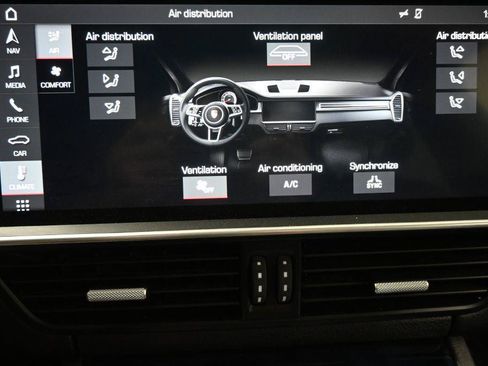 Used 2019 Porsche Cayenne AWD/4WD image 32