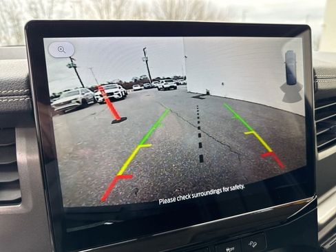 Used 2024 Ford Expedition XLT image 22