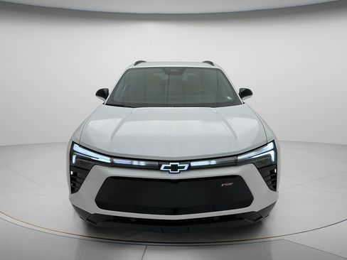 Used 2024 Chevrolet Blazer EV RS AWD/4WD image 2