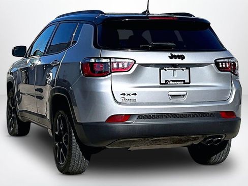 Used 2022 Jeep Compass Latitude AWD/4WD image 4