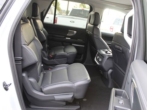 New 2025 Ford Expedition Max Platinum w/ Driver's Package image 14