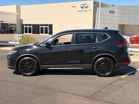 Used 2018 Nissan Rogue S FWD image 3