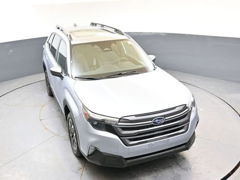 Certified 2025 Subaru Forester Premium AWD/4WD image 44