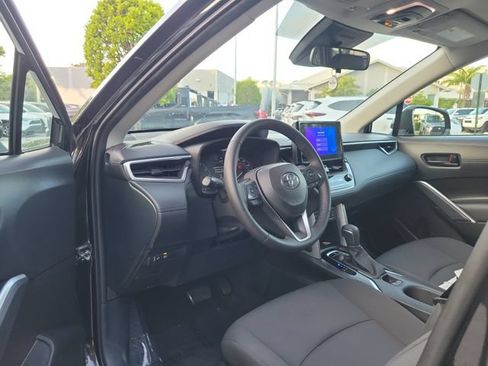 Used 2023 Toyota Corolla Cross LE FWD image 11
