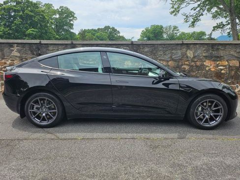 Used 2023 Tesla Model 3 Standard Range RWD image 9