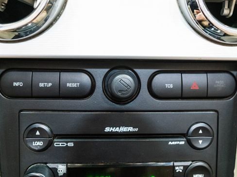 Used 2005 Ford Mustang Convertible RWD image 29