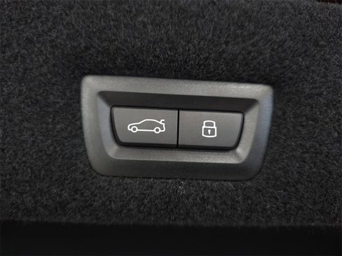 Certified 2023 BMW 760i xDrive w/ Executive Package image 29