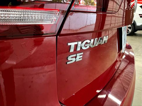 Used 2019 Volkswagen Tiguan SE w/ Panoramic Sunroof Package image 10