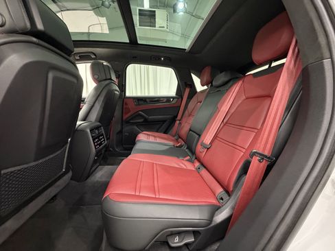 Certified 2025 Porsche Cayenne GTS image 21
