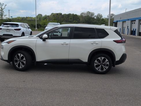 Used 2023 Nissan Rogue SV AWD/4WD image 2