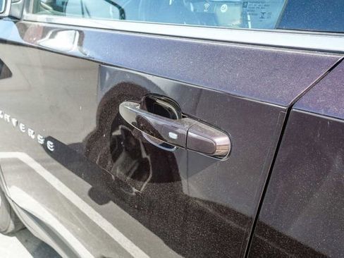 Used 2023 Chevrolet Traverse LT FWD image 12