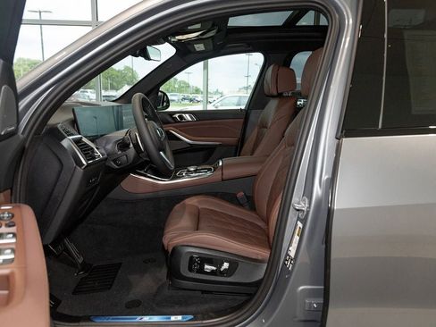 New 2026 BMW X5 xDrive40i w/ M Sport Package AWD/4WD image 15