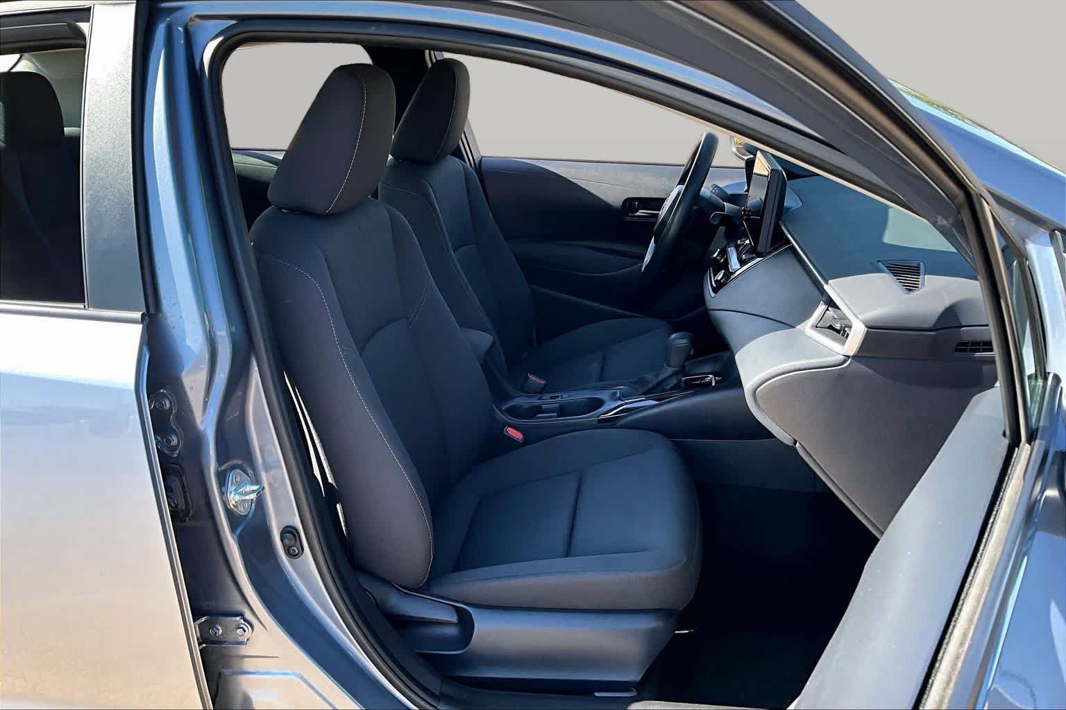 Used 2026 Toyota Corolla LE FWD image 9