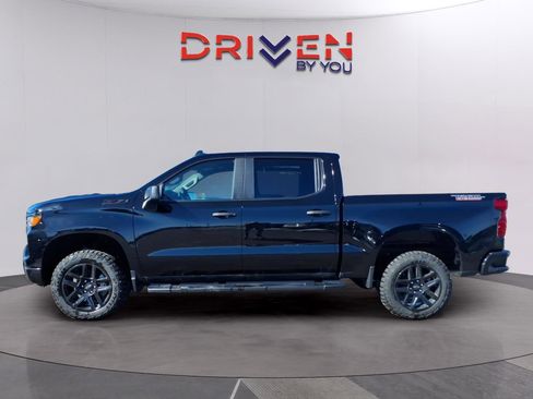 New 2026 Chevrolet Silverado 1500 Custom Trail Boss w/ LPO, Dark Essentials Package image 3