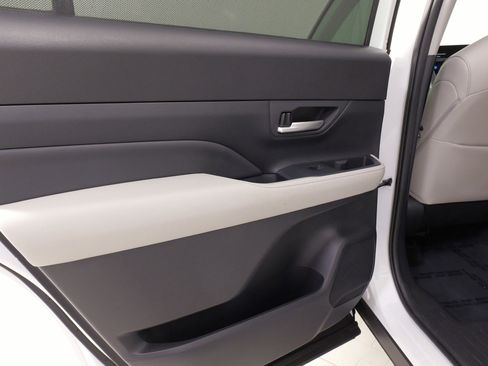 Used 2024 Toyota Grand Highlander XLE image 30