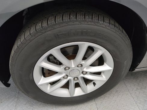 Used 2019 Dodge Grand Caravan SXT FWD image 31