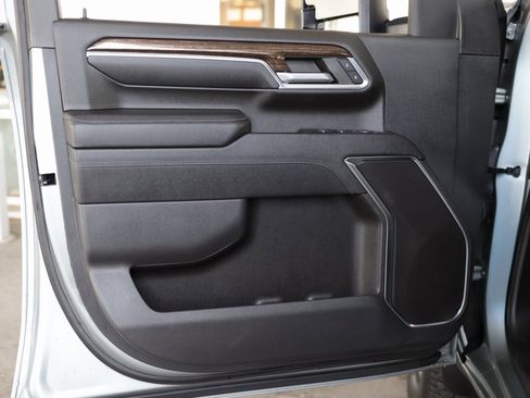 Used 2024 GMC Sierra 2500 SLE w/ SLE Value Package; image 24