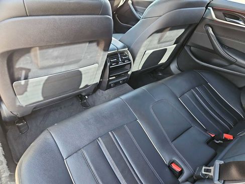 Used 2019 BMW 530e w/ Convenience Package image 18