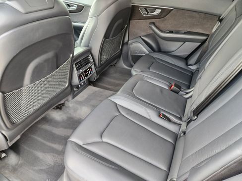 Used 2019 Audi Q8 Prestige w/ Luxury Package image 32